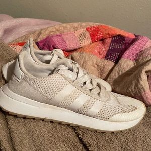 White Adidas running shoes // size 6 1/2